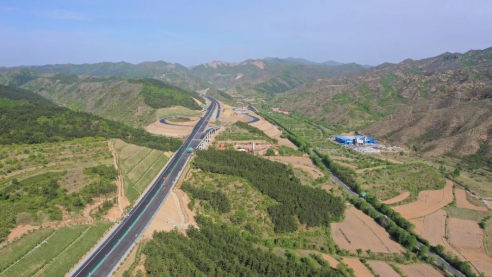 延中高速公路河北段選用上海勛飛高科技系列產(chǎn)品，確保道路安全(圖1)